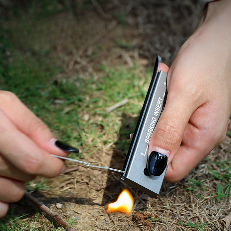 Fire Starting Kit - Wodoodporny zestaw do rozpalania ognia z